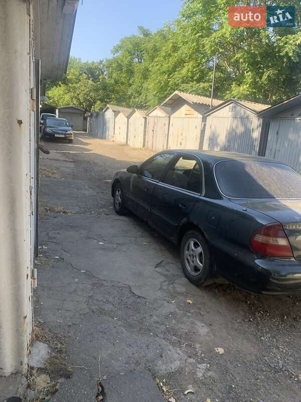 Седан Hyundai Sonata 1998 в Одессе