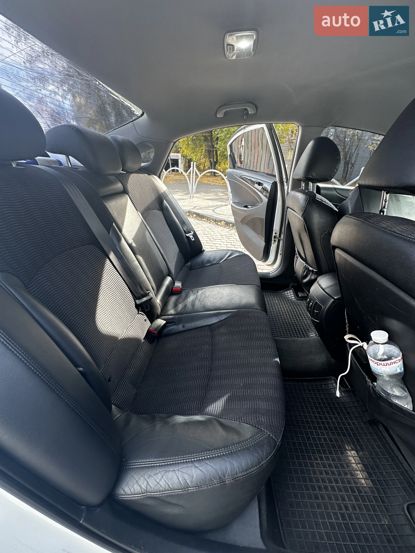 2011 Hyundai Sonata - мініатюра 11