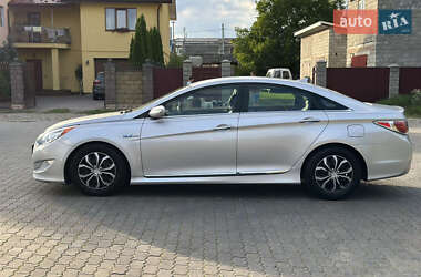 Седан Hyundai Sonata 2011 в Стрию