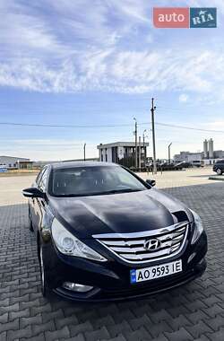 Седан Hyundai Sonata 2010 в Хусте
