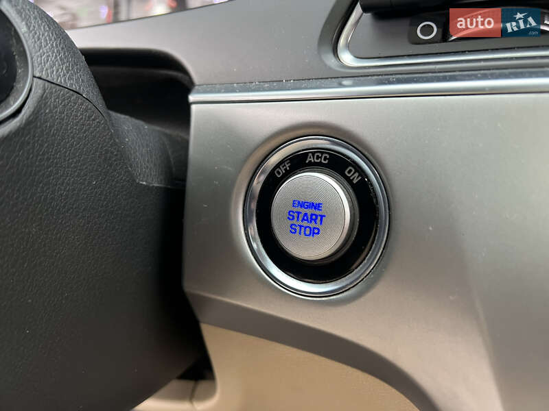 Седан Hyundai Sonata 2014 в Києві