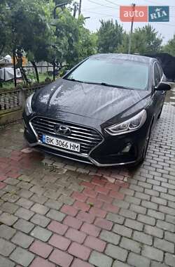 Седан Hyundai Sonata 2018 в Ровно
