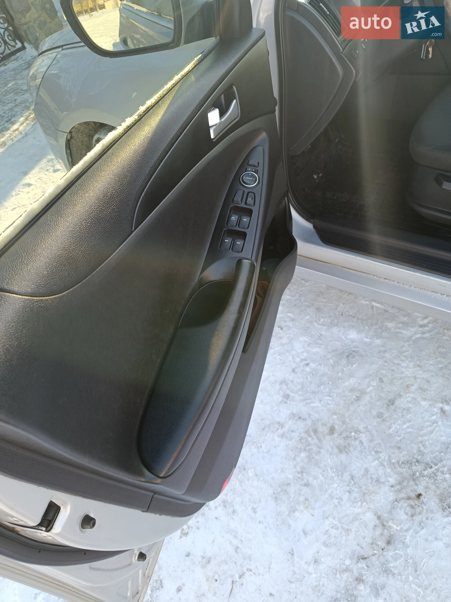 2011 Hyundai Sonata - мініатюра 16