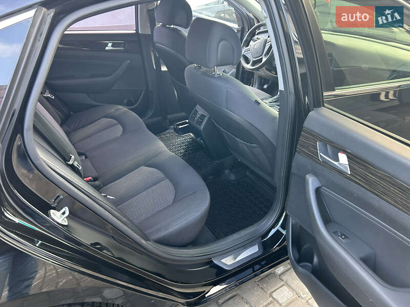 Седан Hyundai Sonata 2016 в Дрогобыче