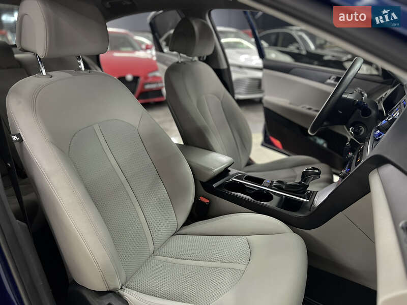 Седан Hyundai Sonata 2016 в Николаеве
