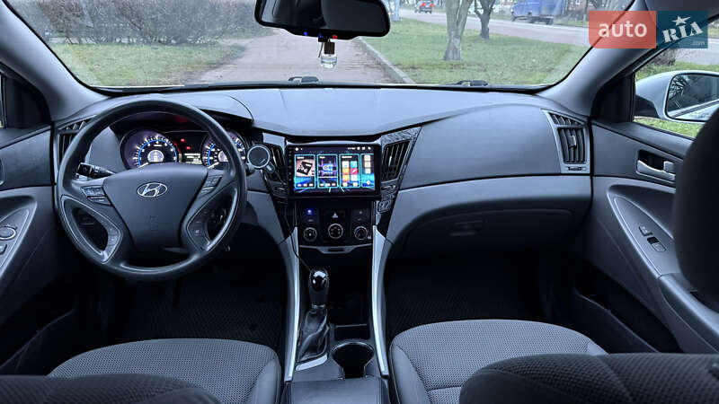 Седан Hyundai Sonata 2013 в Коростене