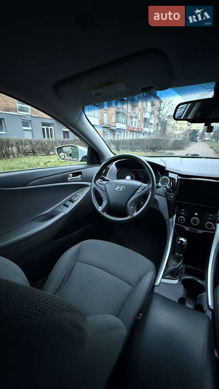 Седан Hyundai Sonata 2013 в Коростене