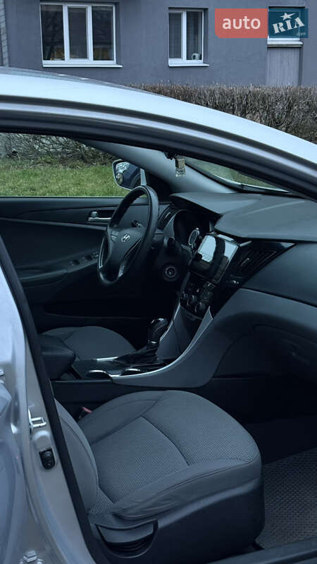 Седан Hyundai Sonata 2013 в Коростене