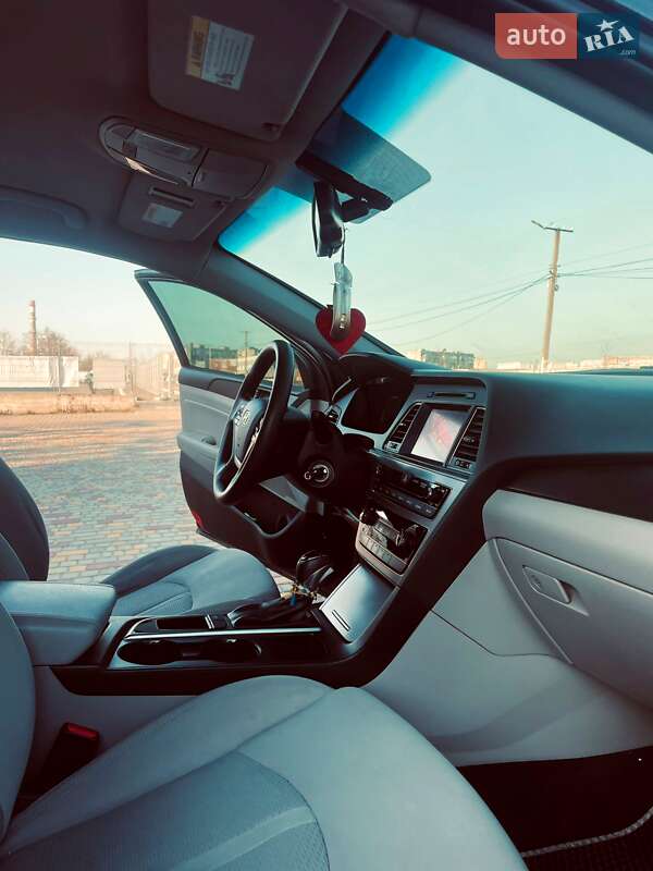 Седан Hyundai Sonata 2016 в Белгороде-Днестровском фото 11 Седан Hyundai Sonata 2016 в Белгороде-Днестровском