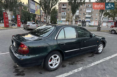 Седан Hyundai Sonata 1998 в Кривом Роге