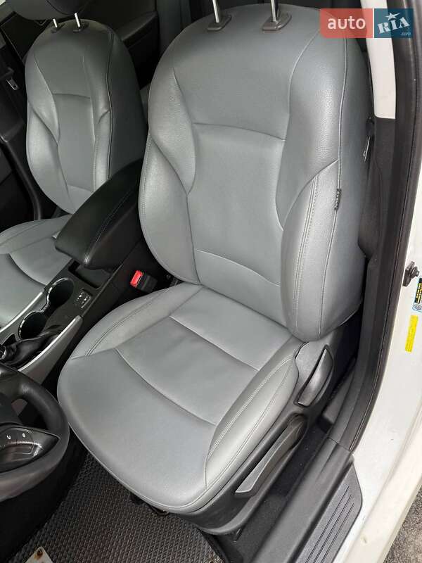 Седан Hyundai Sonata 2014 в Киеве фото 14 Седан Hyundai Sonata 2014 в Киеве