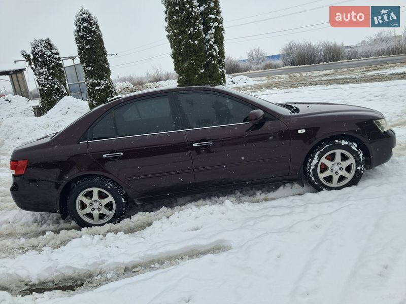 Седан Hyundai Sonata 2007 в Хотине