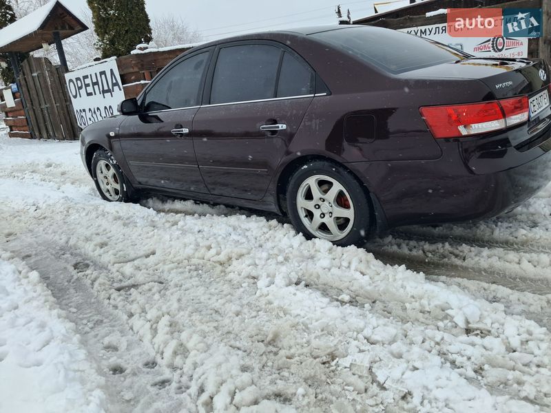 Седан Hyundai Sonata 2007 в Хотине