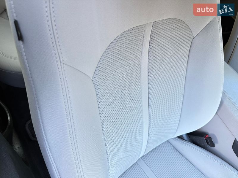 Седан Hyundai Sonata 2016 в Ровно