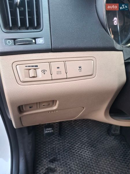 Седан Hyundai Sonata 2012 в Коростышеве