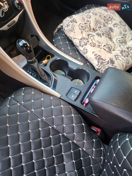 Седан Hyundai Sonata 2012 в Коростышеве