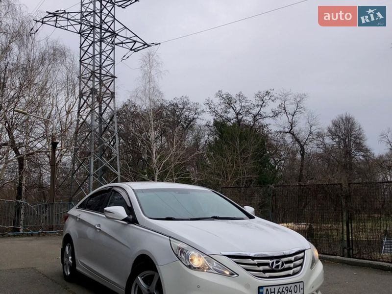 Hyundai Sonata 2011