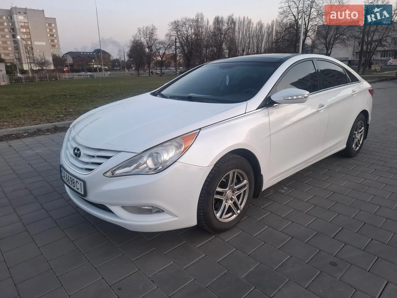 2010 Hyundai Sonata - мініатюра 16