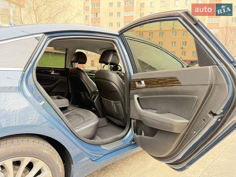 Седан Hyundai Sonata 2016 в Софиевской Борщаговке