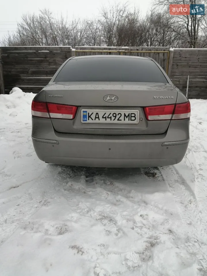 2010 Hyundai Sonata - мініатюра 16