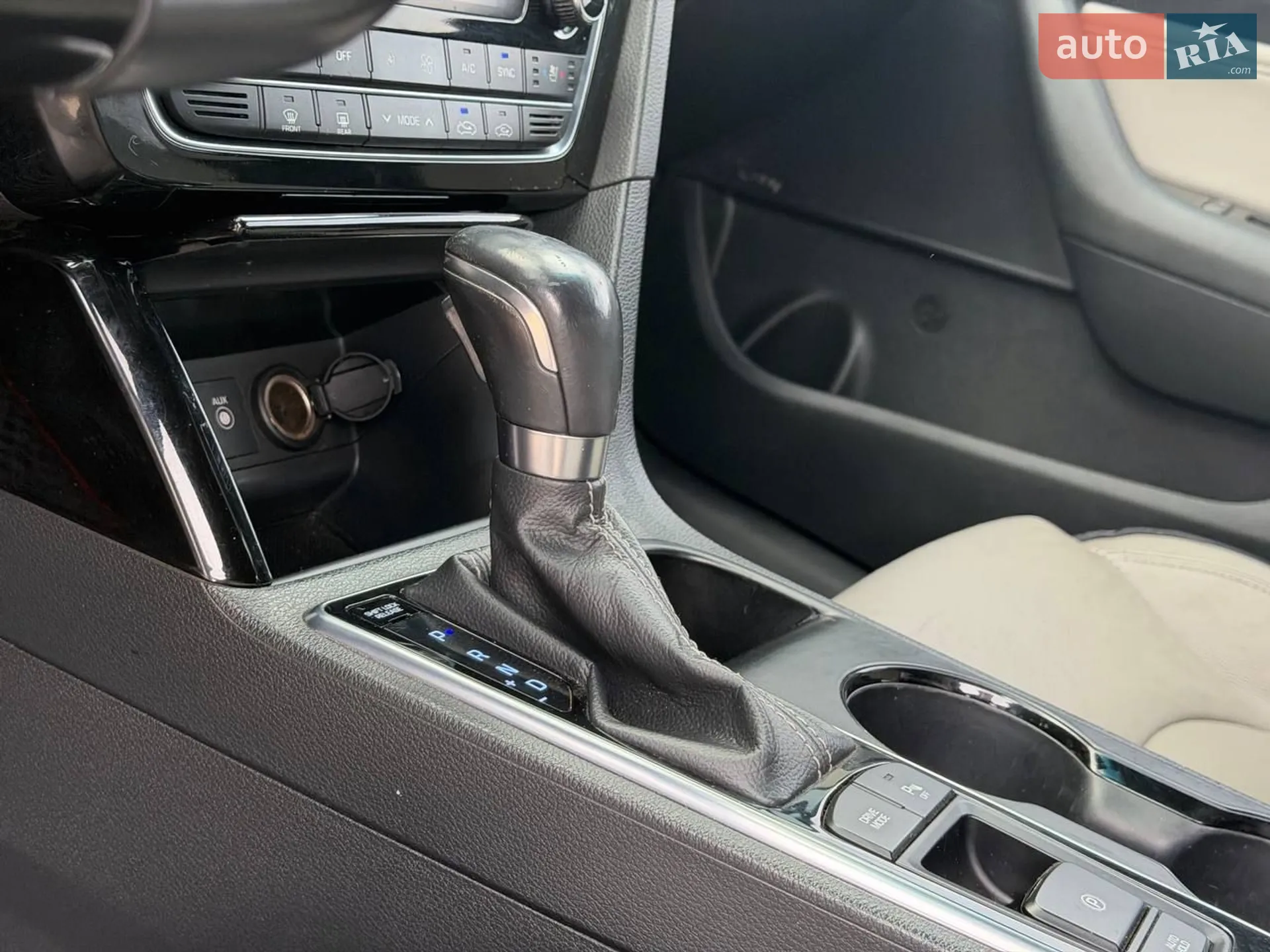 2015 Hyundai Sonata - мініатюра 32