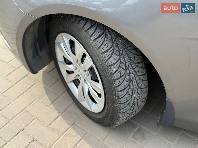 Седан Hyundai Sonata 2012 в Кривом Роге