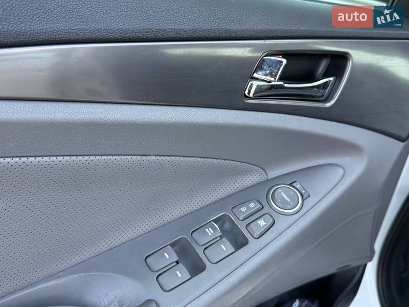 Седан Hyundai Sonata 2013 в Стрые фото 46 Седан Hyundai Sonata 2013 в Стрые