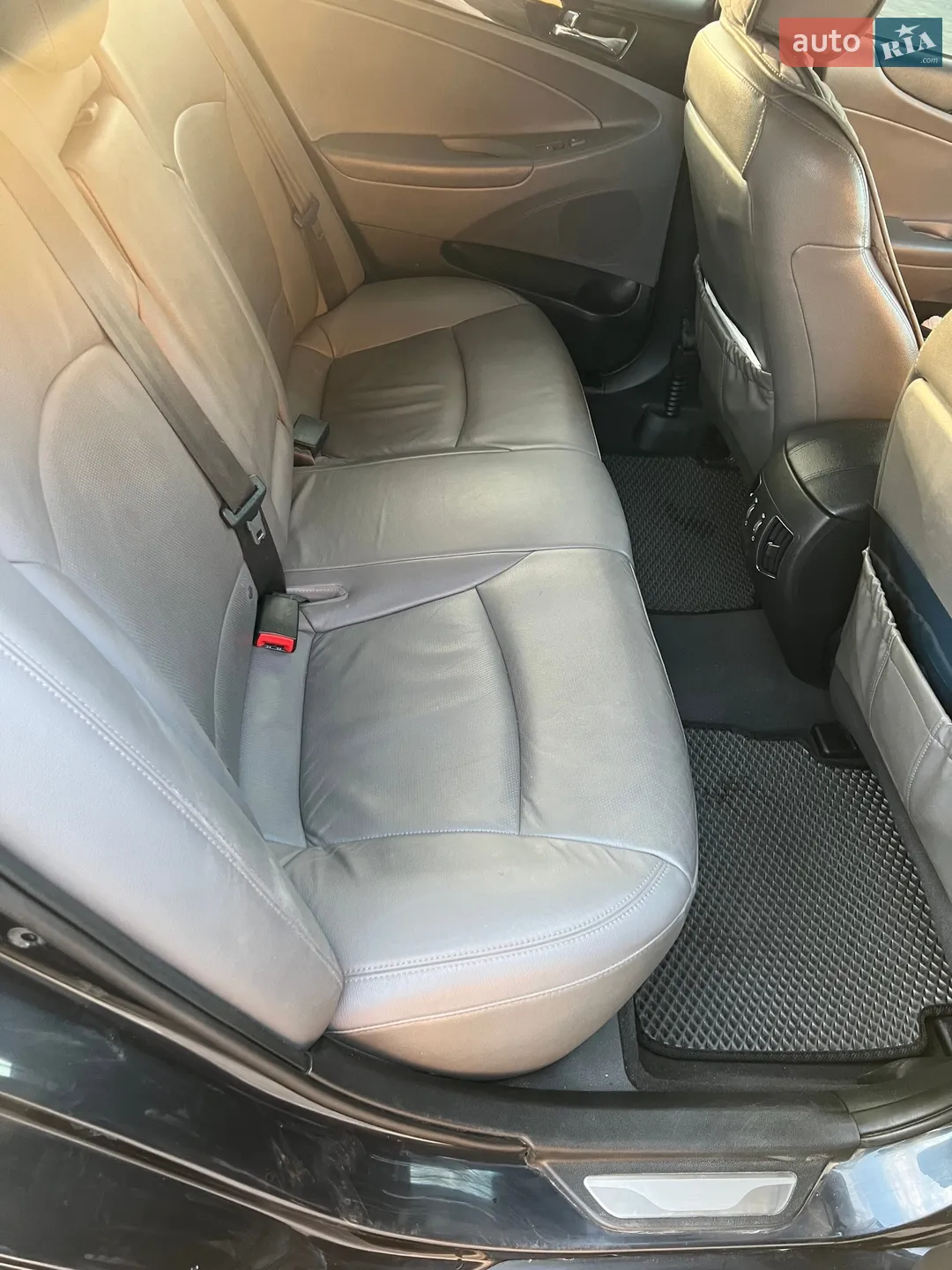 2011 Hyundai Sonata - мініатюра 17