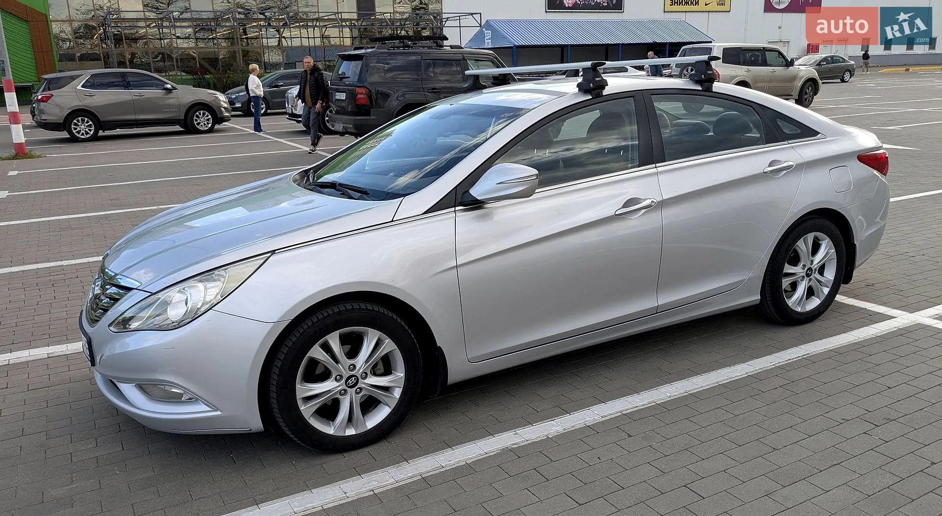 2010 Hyundai Sonata - мініатюра 13
