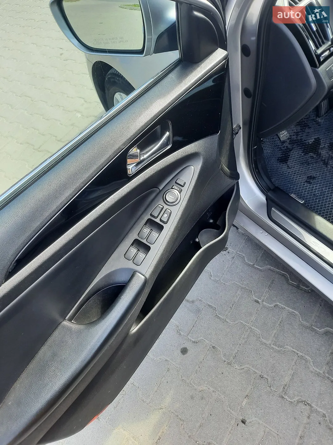 2011 Hyundai Sonata - мініатюра 21