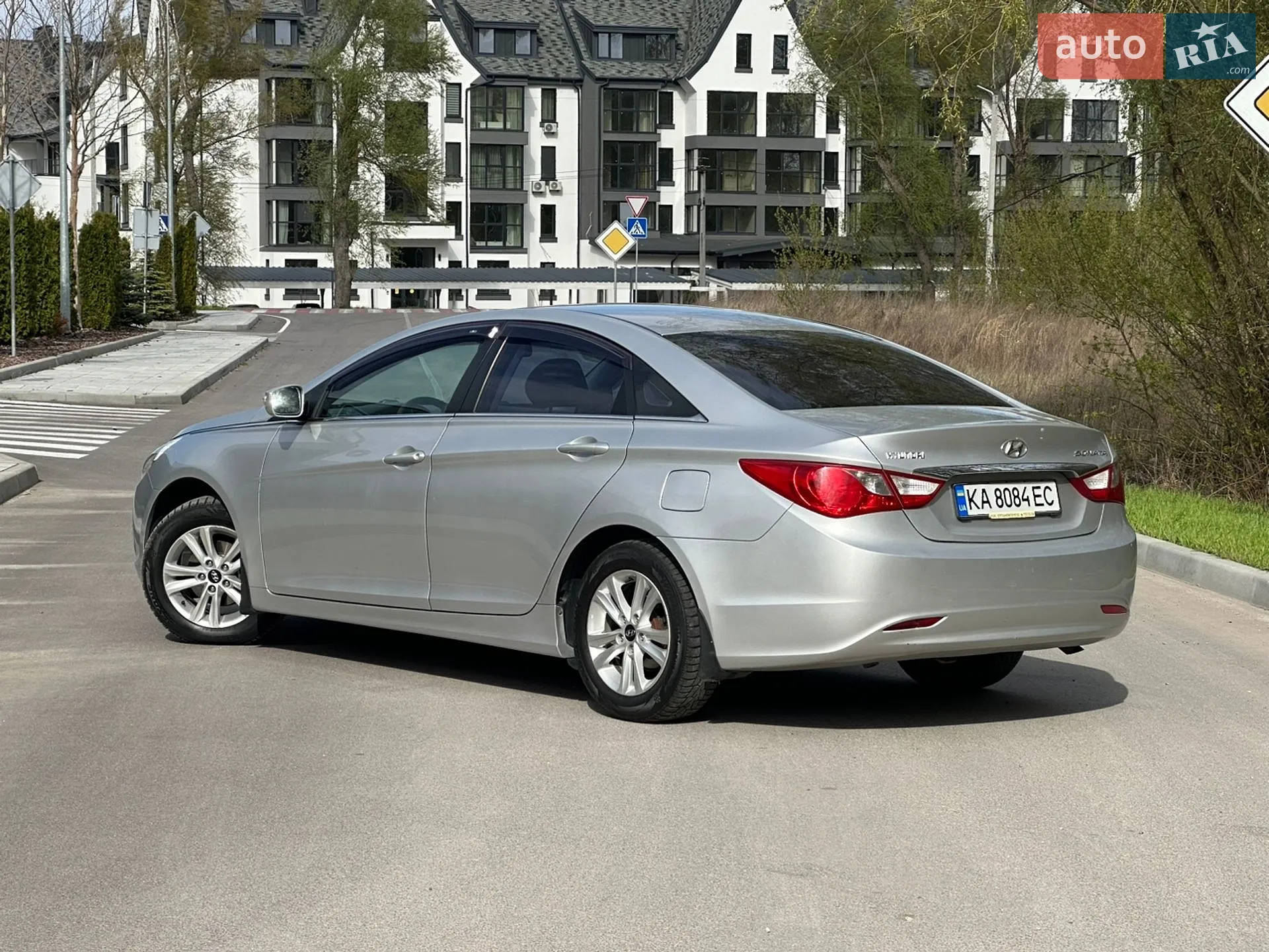2010 Hyundai Sonata - мініатюра 5