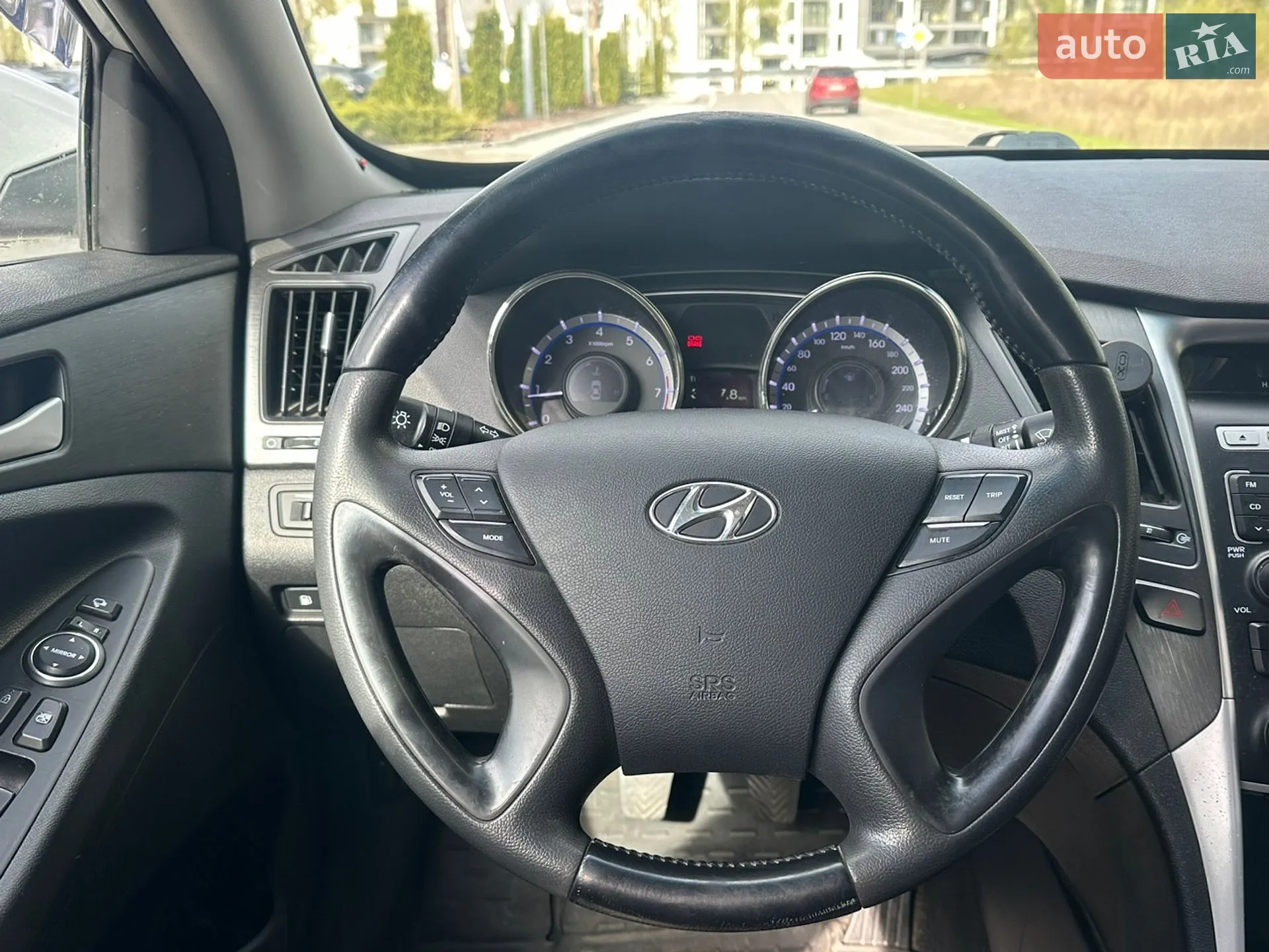 2010 Hyundai Sonata - мініатюра 13