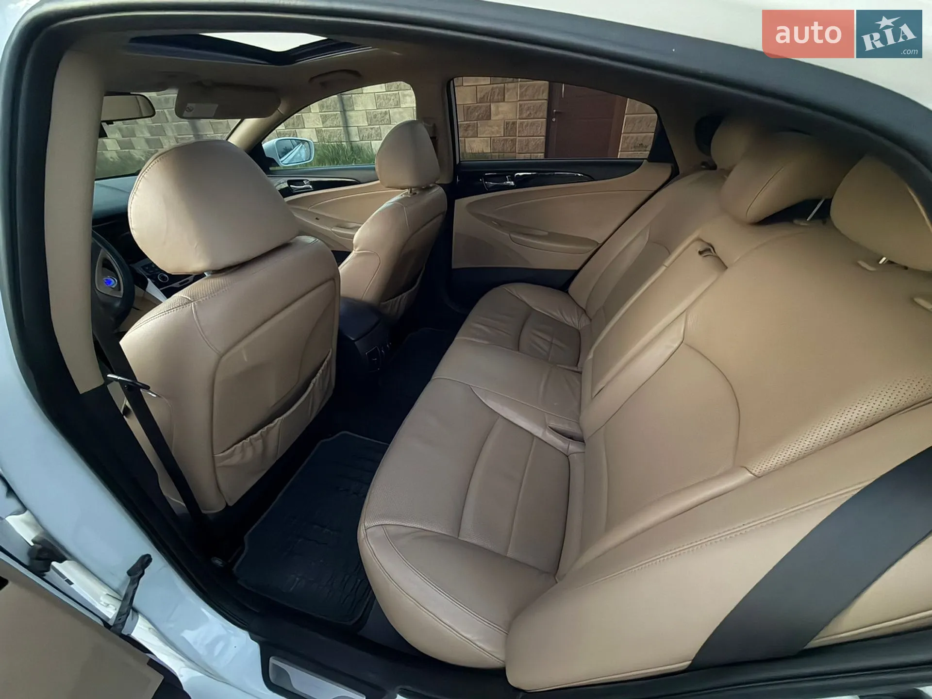 2010 Hyundai Sonata - мініатюра 8