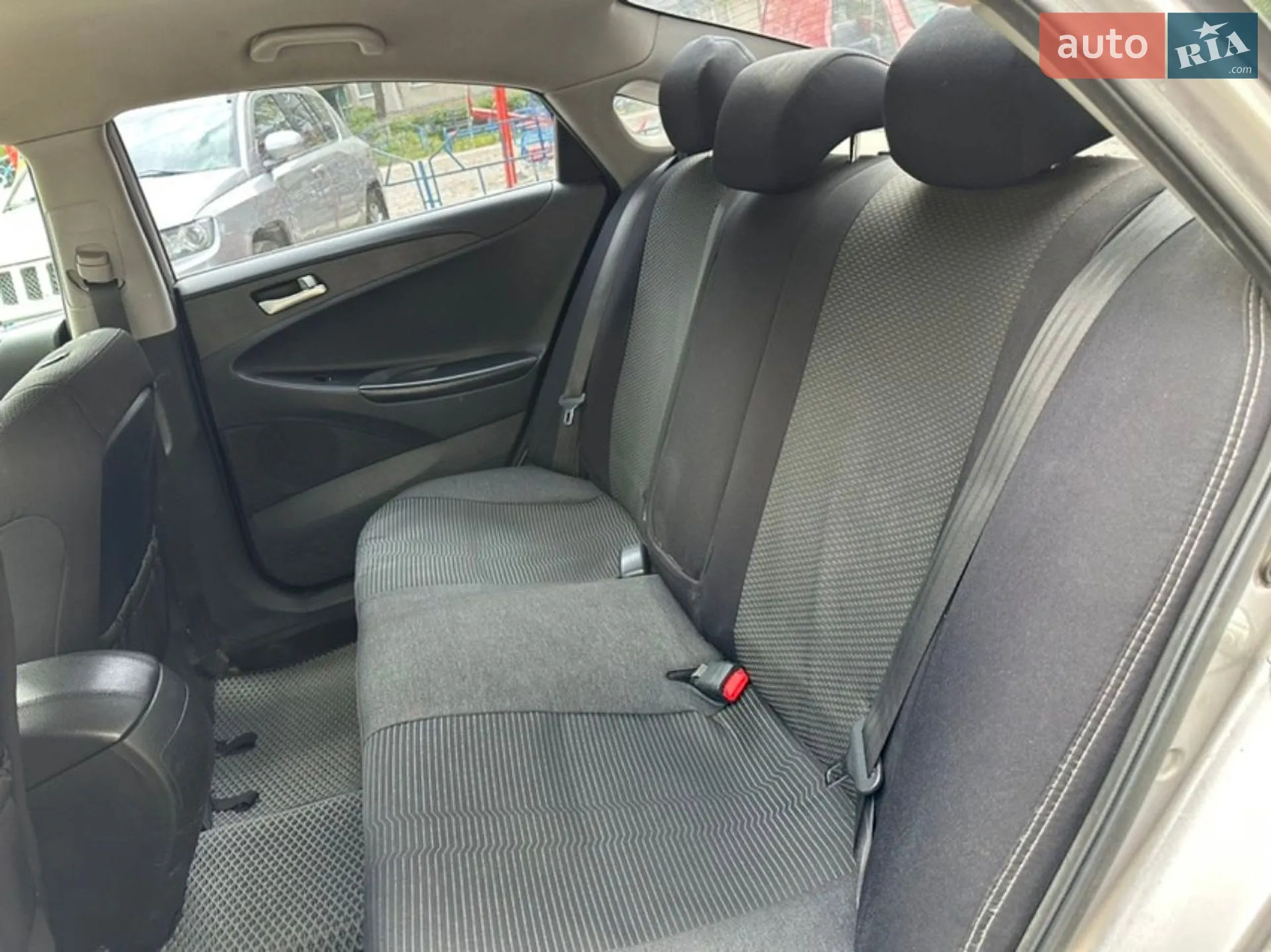 2011 Hyundai Sonata - мініатюра 9