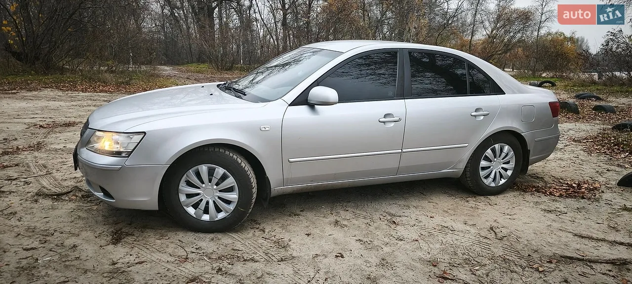 2010 Hyundai Sonata - мініатюра 10