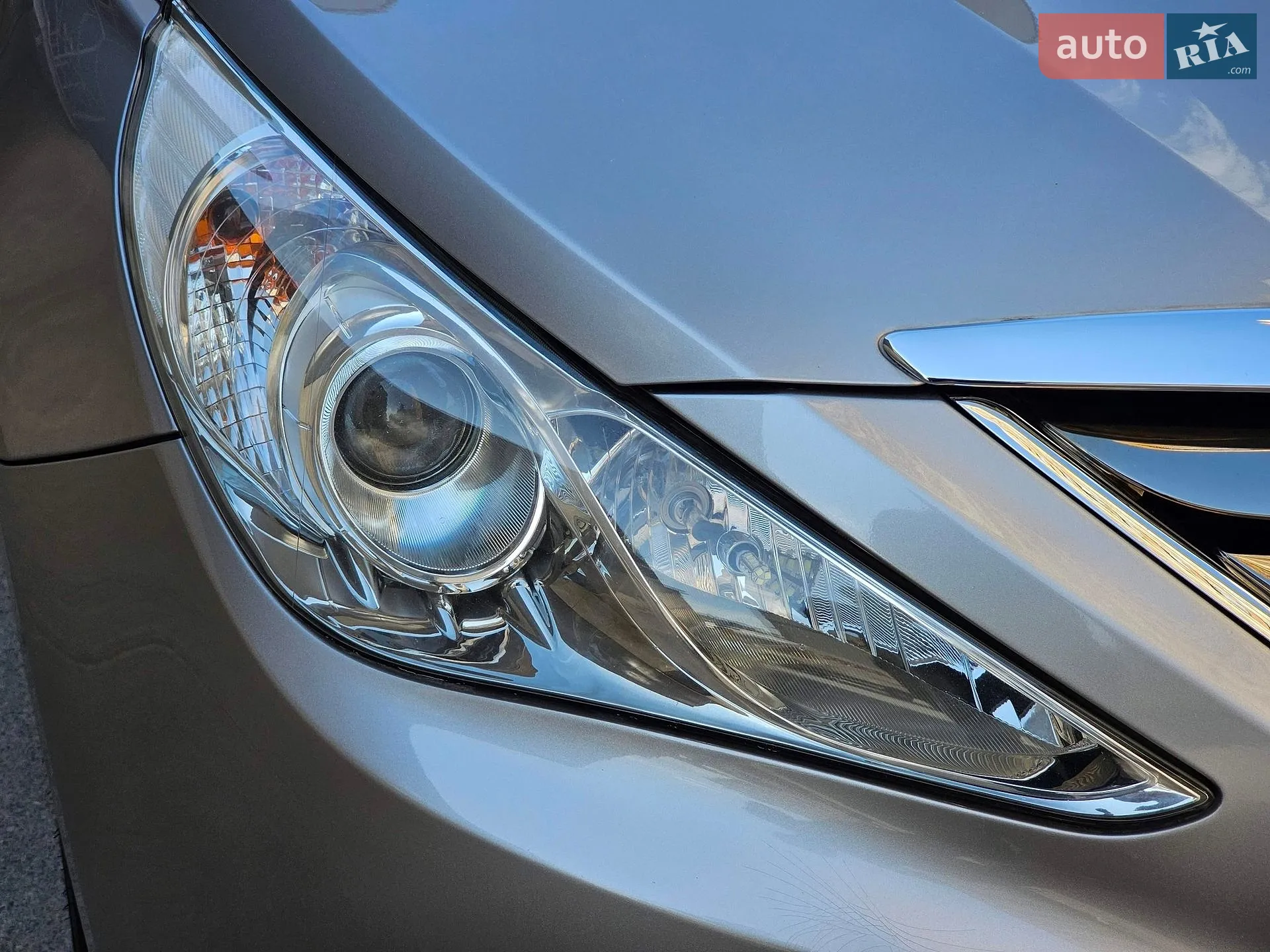 2010 Hyundai Sonata - мініатюра 11