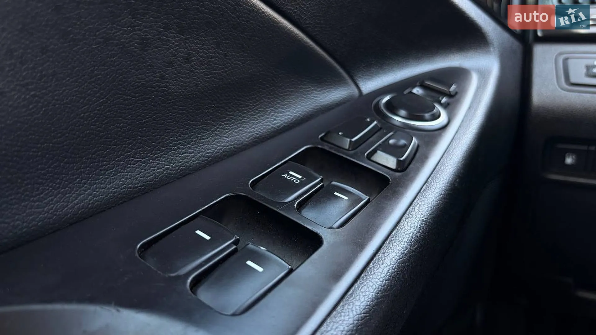 2011 Hyundai Sonata - мініатюра 19