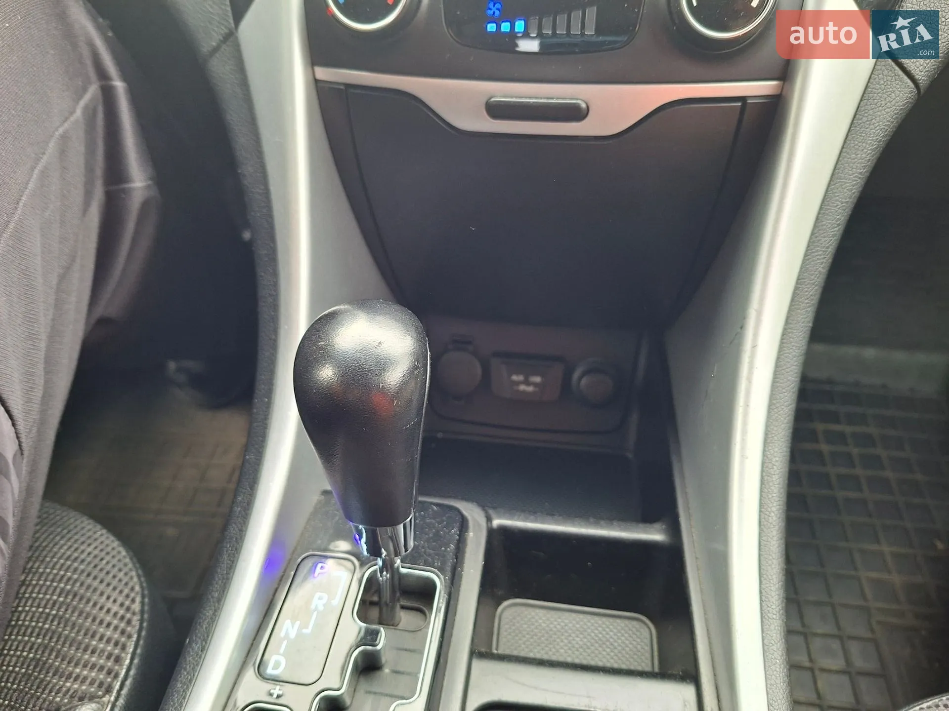 2010 Hyundai Sonata - мініатюра 5