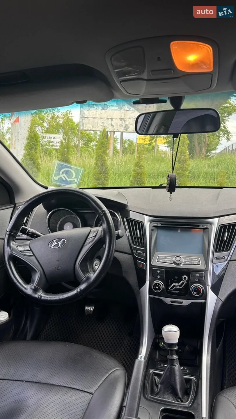 2010 Hyundai Sonata - мініатюра 9