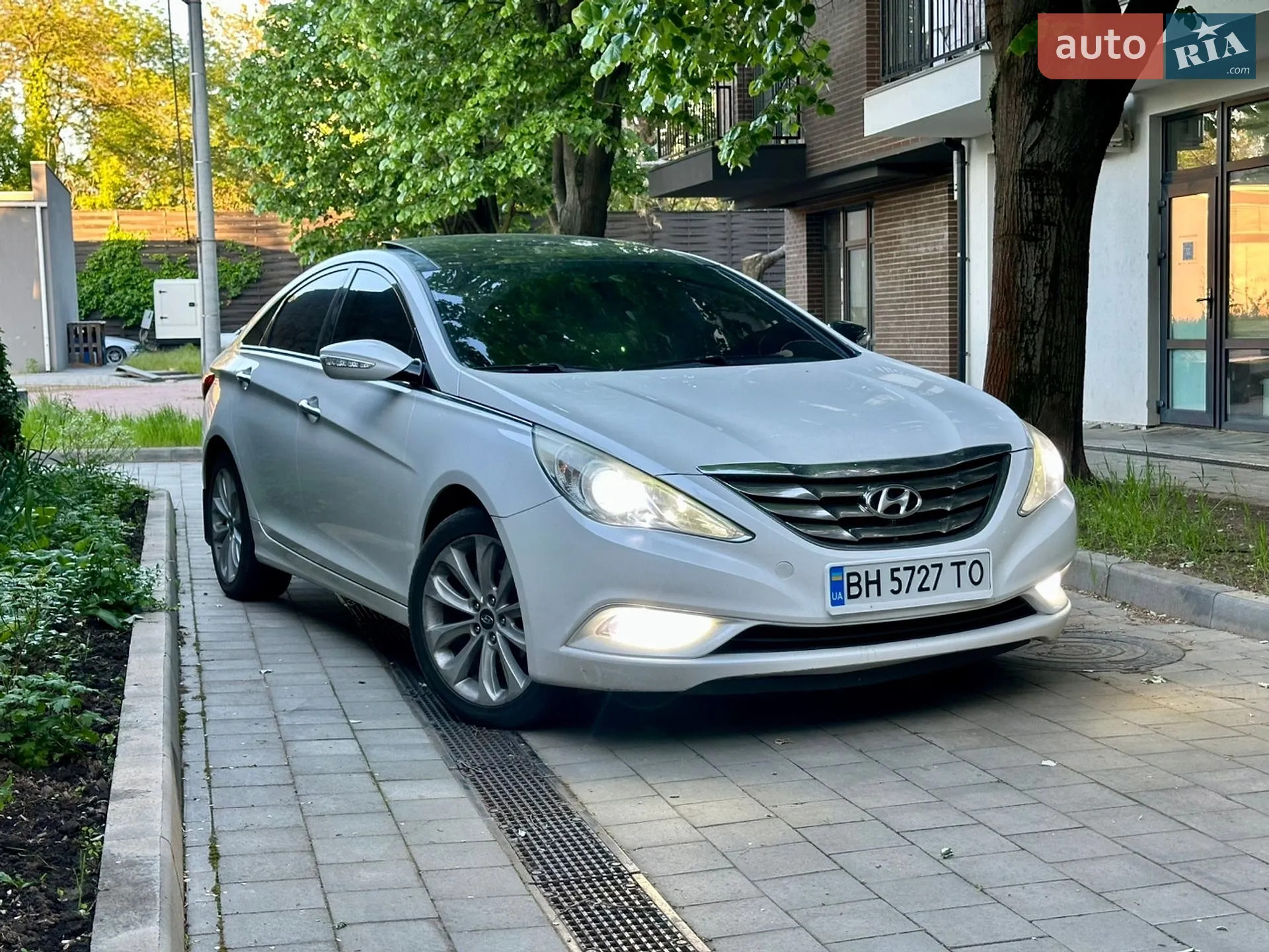 2011 Hyundai Sonata - мініатюра 5