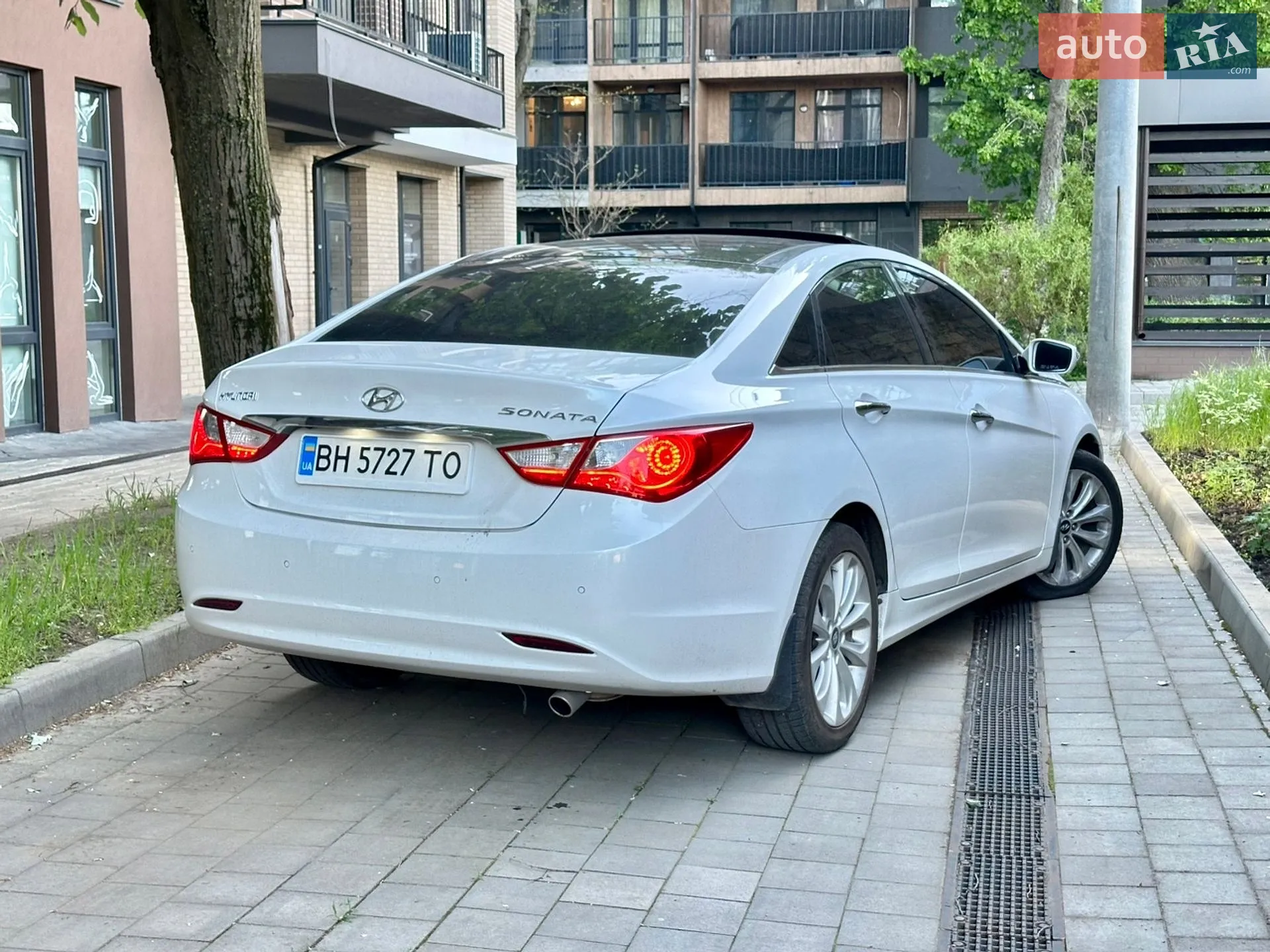 2011 Hyundai Sonata - мініатюра 10