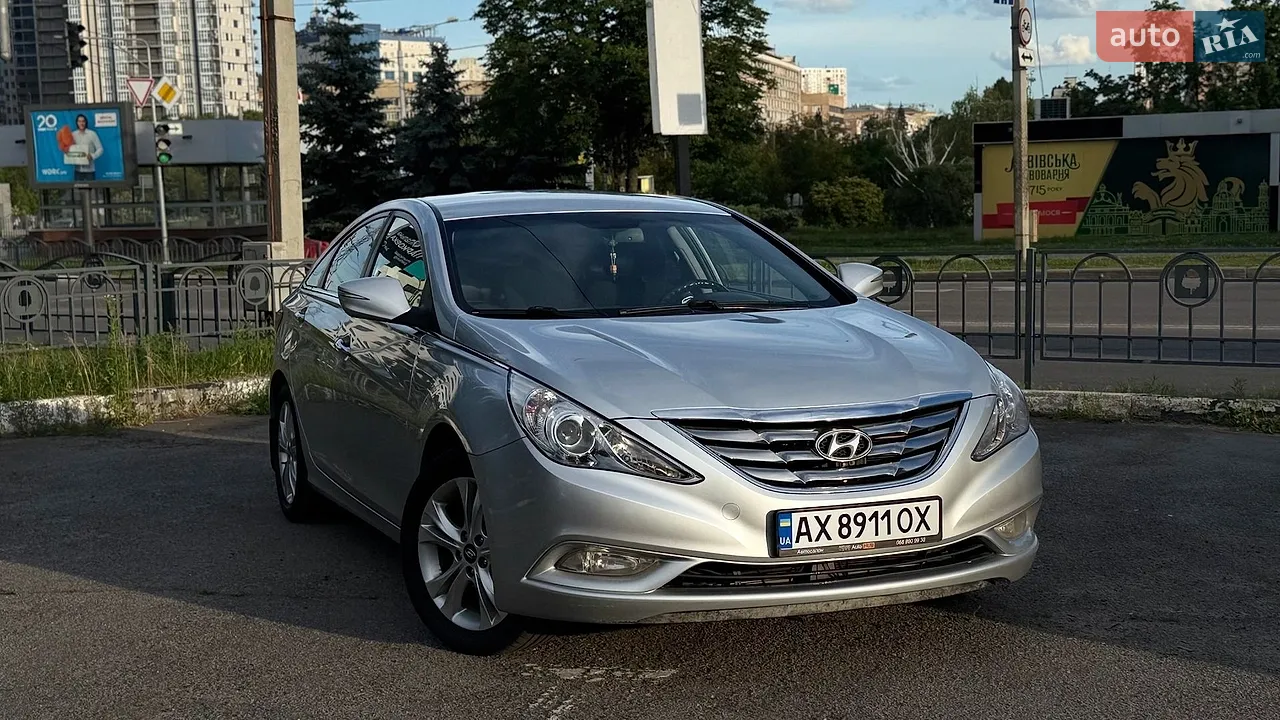 2010 Hyundai Sonata - мініатюра 10