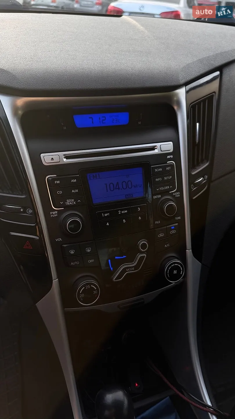 2011 Hyundai Sonata - мініатюра 9
