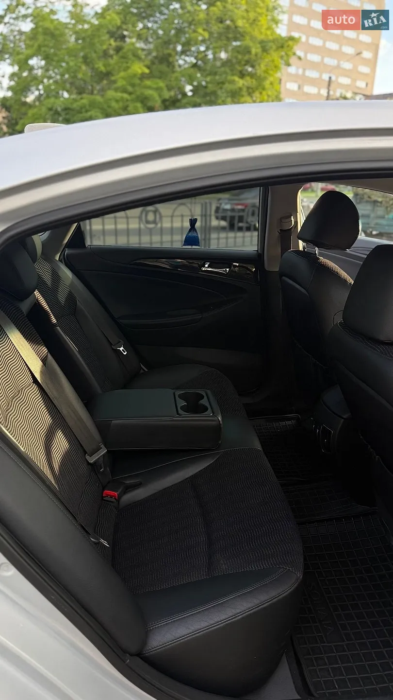 2011 Hyundai Sonata - мініатюра 10