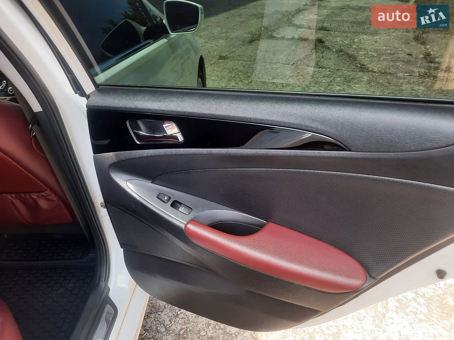 2012 Hyundai Sonata - мініатюра 27