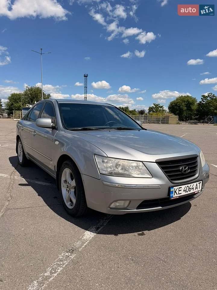 2010 Hyundai Sonata - мініатюра 16