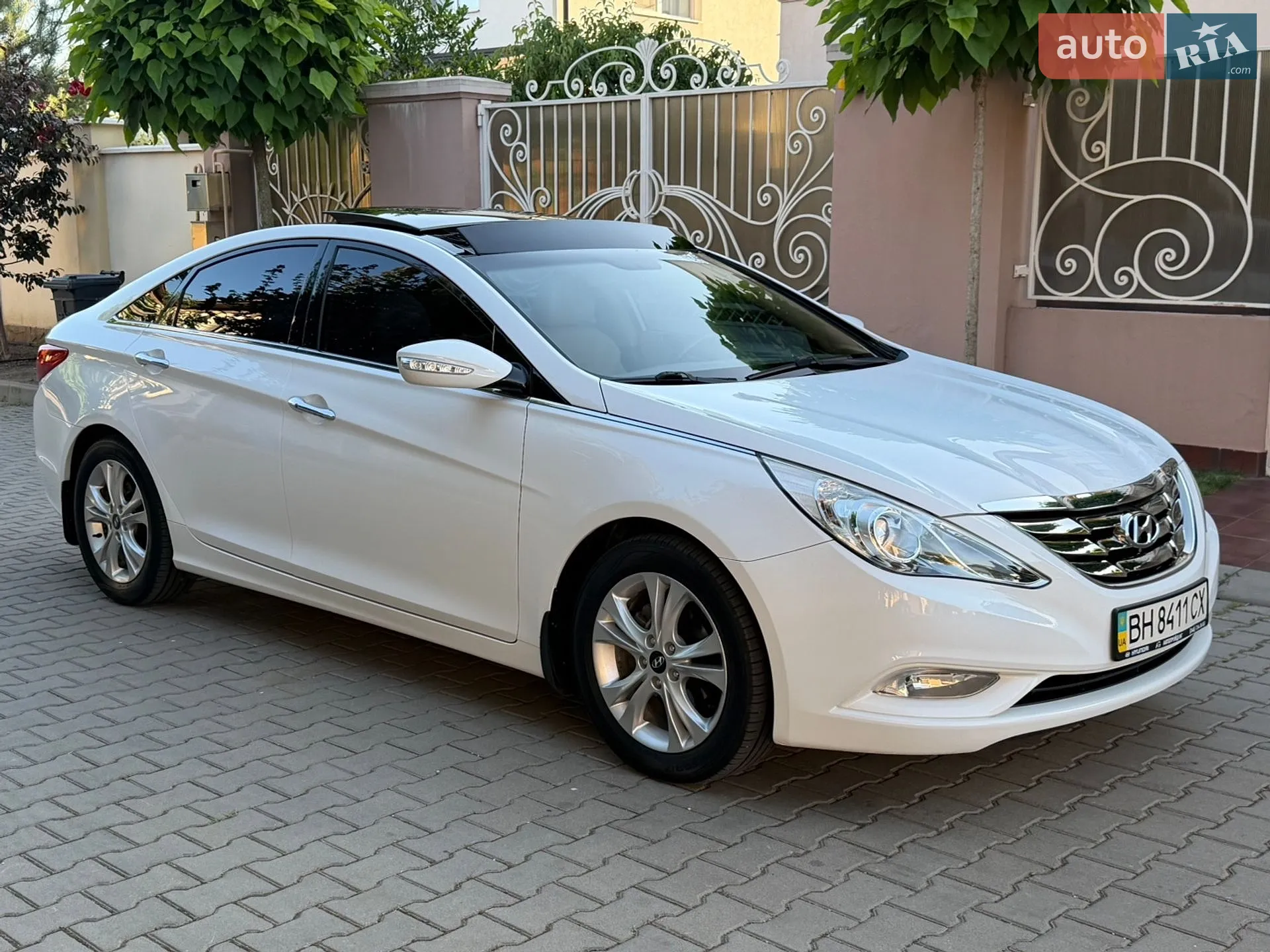 2010 Hyundai Sonata - мініатюра 12