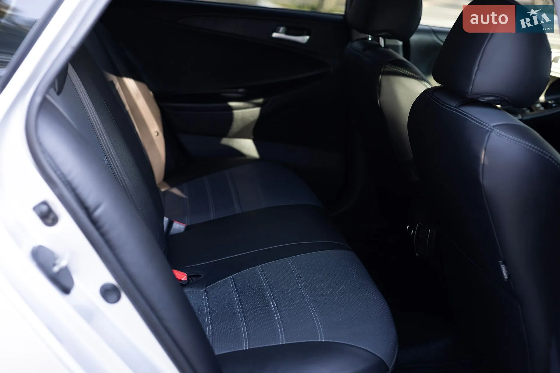 2013 Hyundai Sonata - мініатюра 19