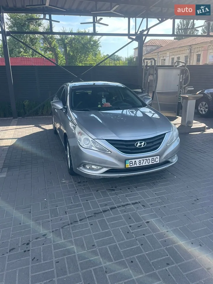 2010 Hyundai Sonata - мініатюра 16