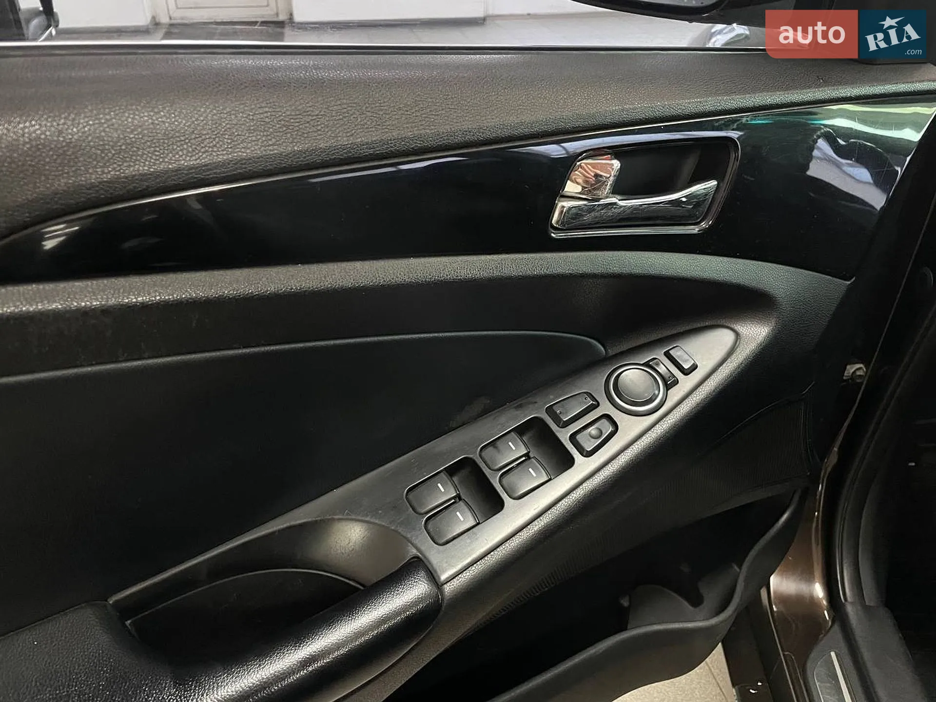 2010 Hyundai Sonata - мініатюра 14
